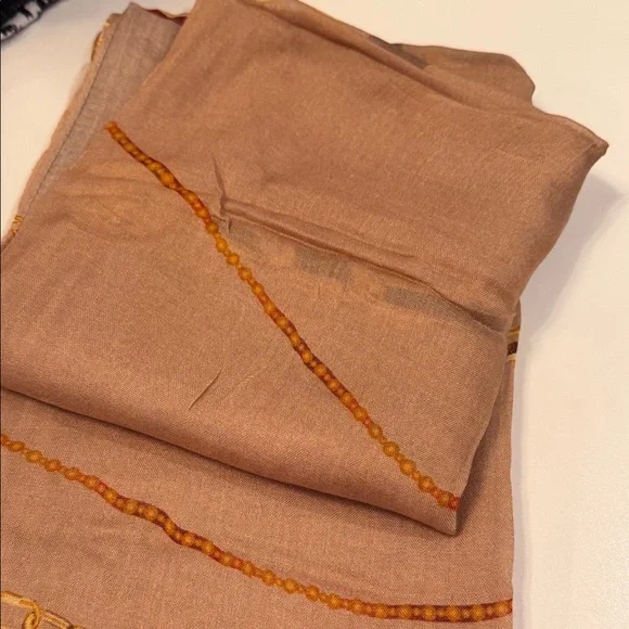 Vela NEW Modal Hijab Beige and Brown Chain Scarf - Picture 4 of 6
